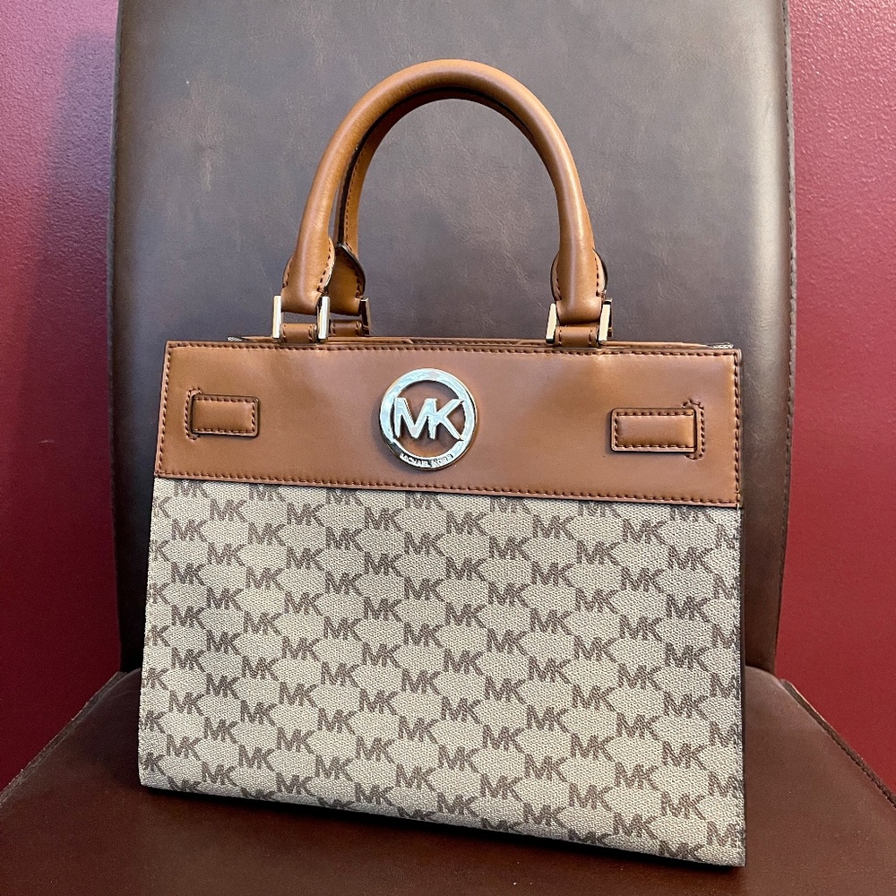 Michael Kors Crossbody Bag